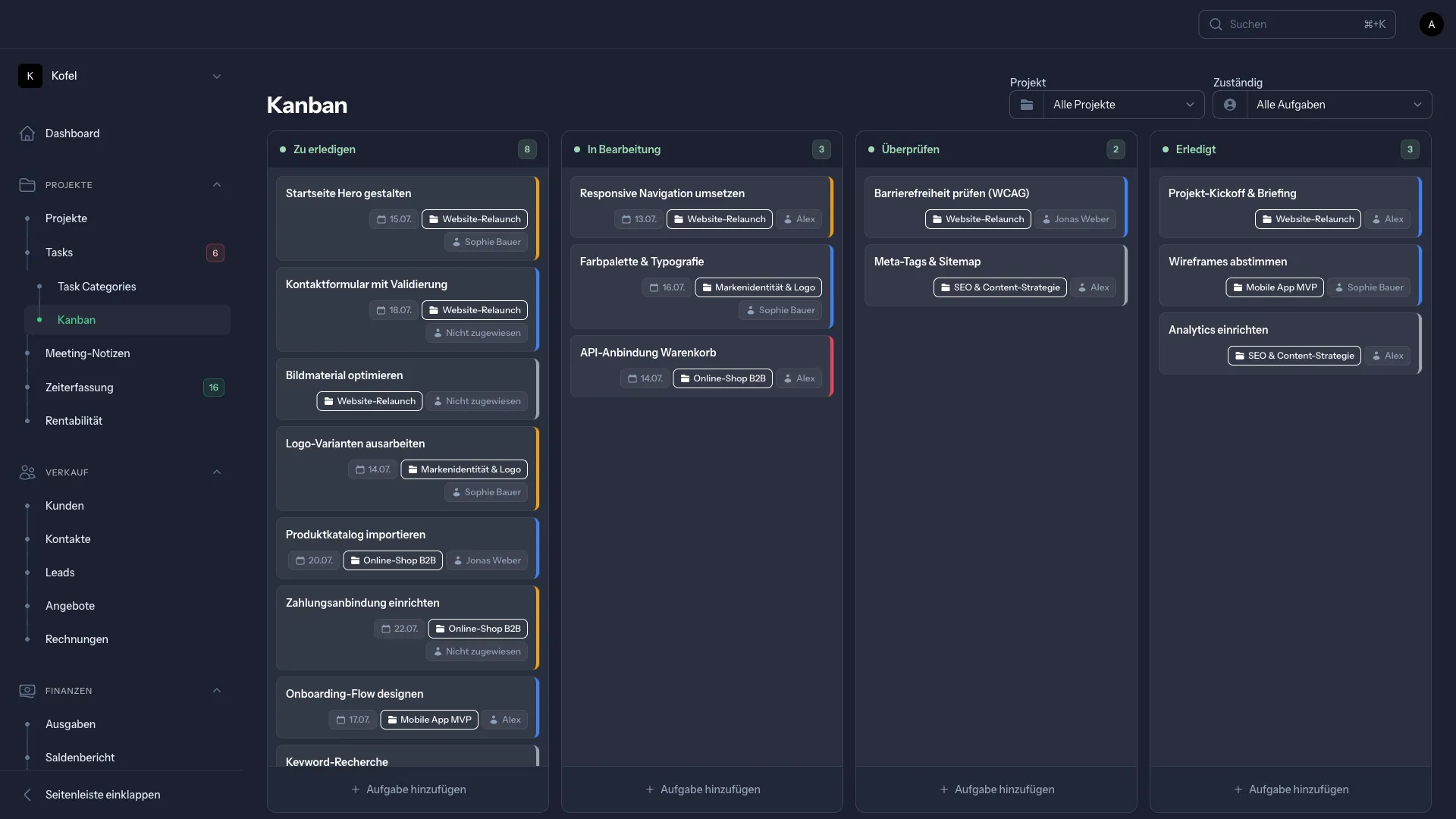 Kanban-Board mit Aufgaben über Zu erledigen, In Bearbeitung, Überprüfen und Erledigt